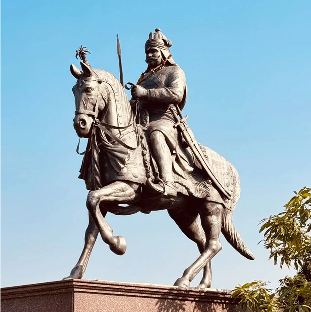 Maharana Pratap Statue: Udaipur Tour Package from Chennai