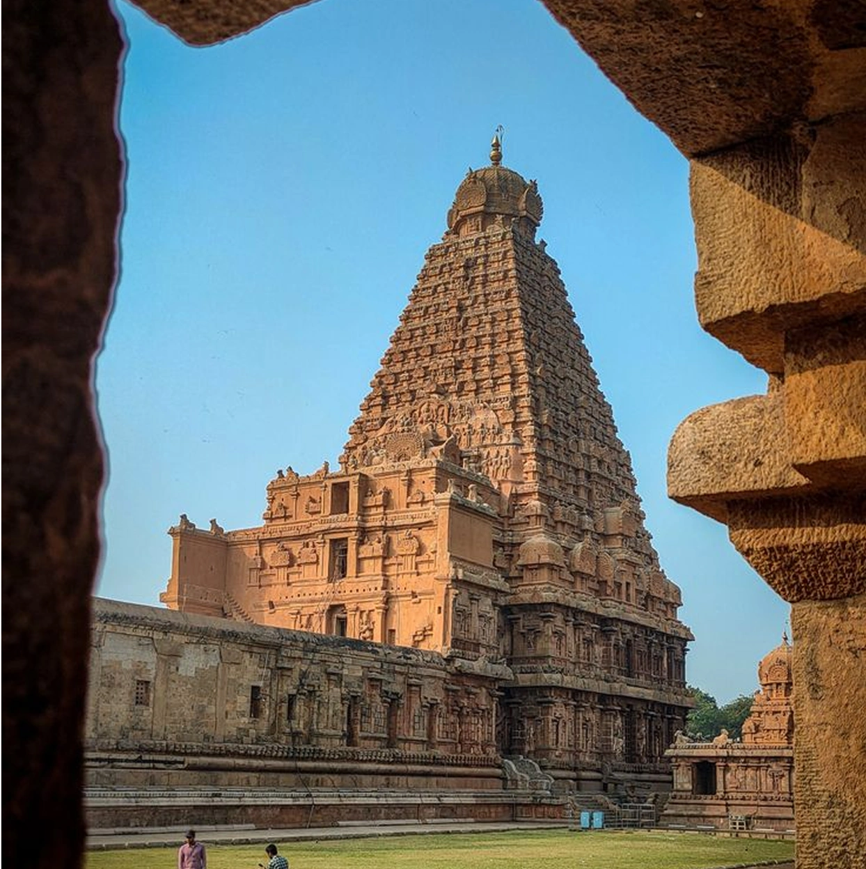 Brihadeeswarar Temple, Thanjavur - South India Temple and Culture Tour
