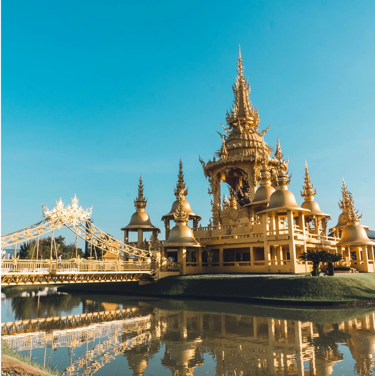 Golden temple in Thailand – Thailand Tour